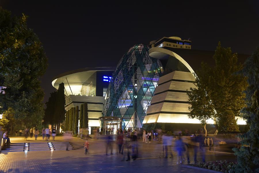 Park Bulvar Mall at Night