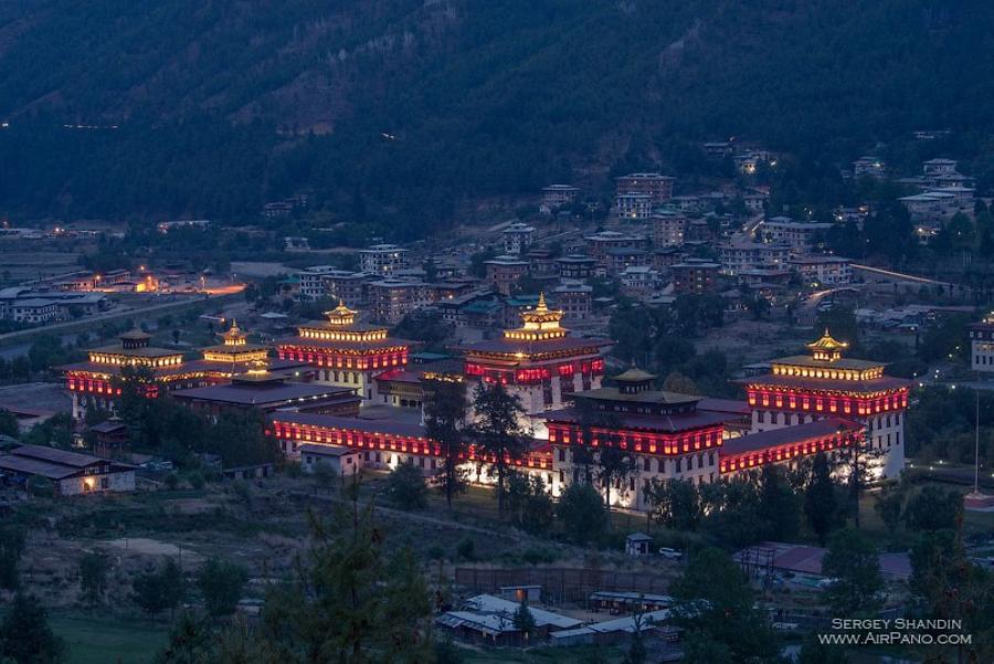 Thimphu, Tashichho Dzong