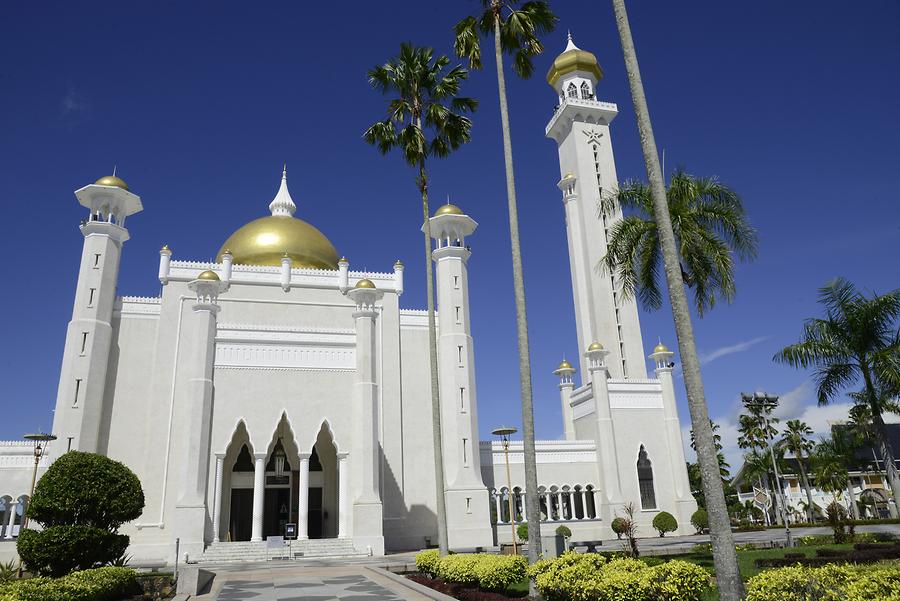 Bandar Seri Bewagan - Omar Ali Saifuddien Mosque