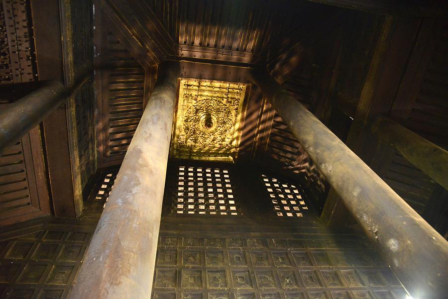 Bagaya Monastery interior