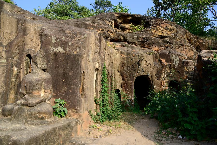 Phowin Taung caves