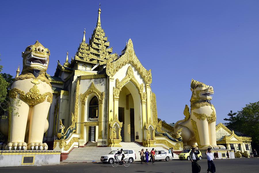 Southern Entrance Shwedagon