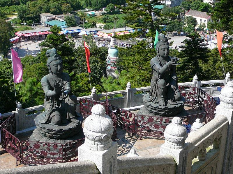 2 smaller Buddha statues