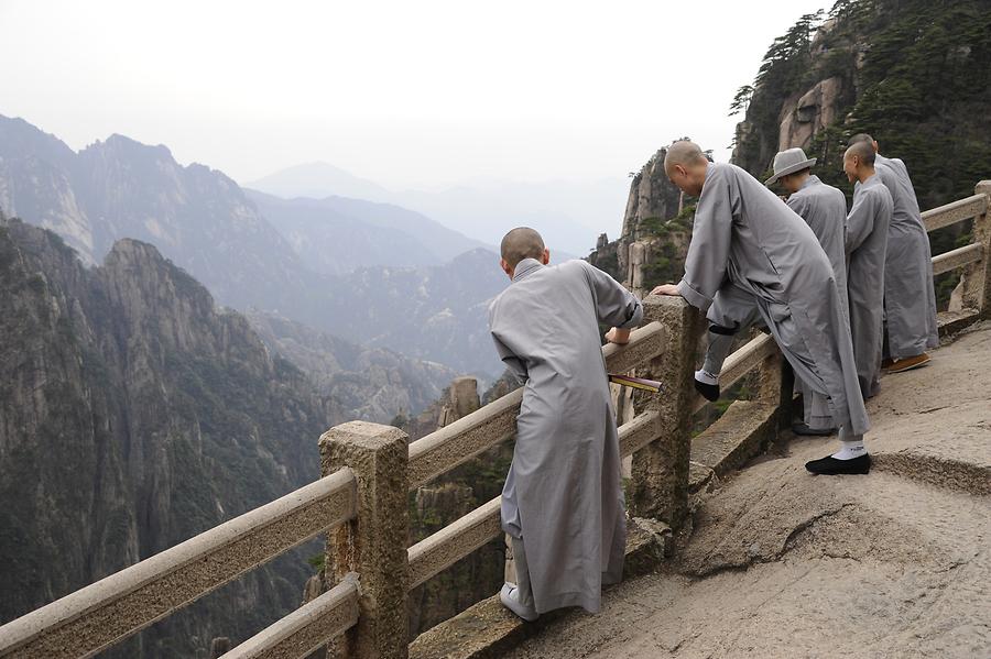 Huang Shan - West Sea Grand Canyon; Monks