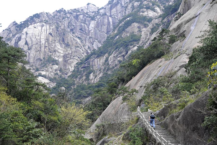 Huang Shan - Western Ascent