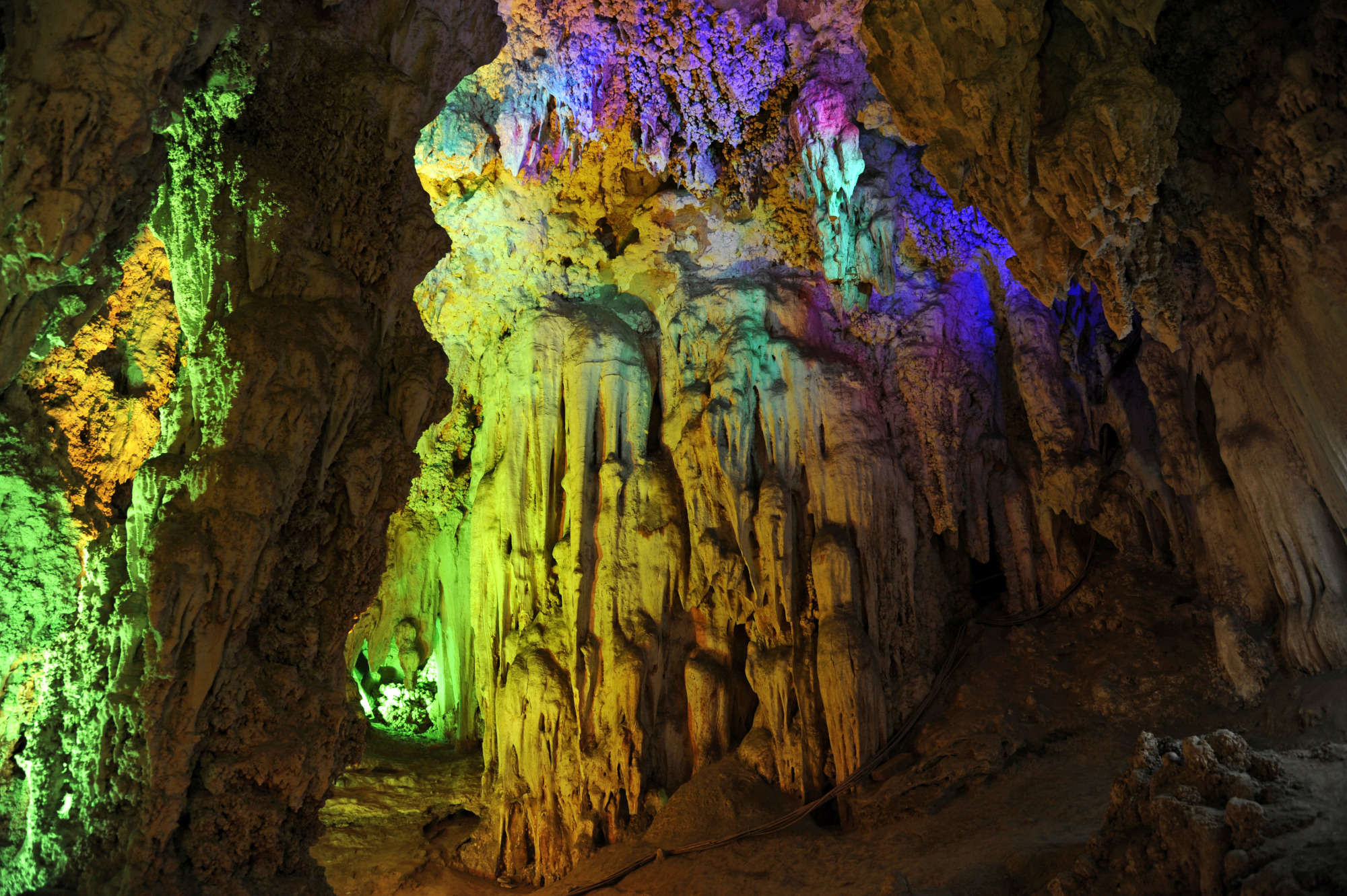 cave-of-swallows-4-from-kunming-to-jianshui-pictures-china-in