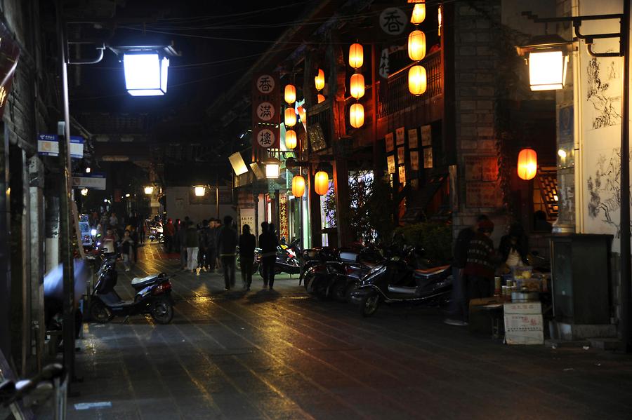Jianshui at Night