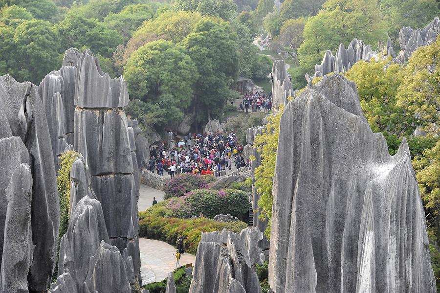 Shilin - Stone Forest, Tourists