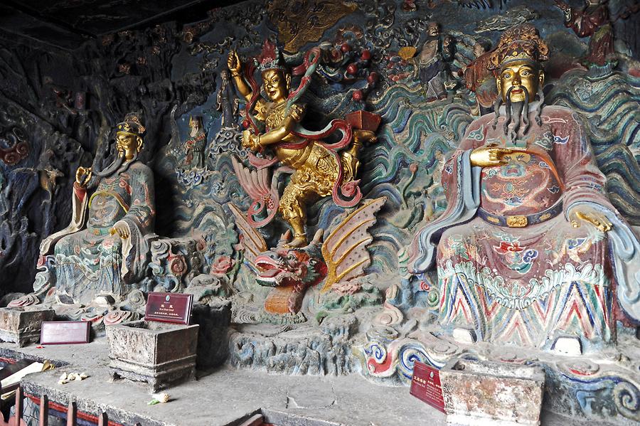 Xishan - Dragon Gate, Temple