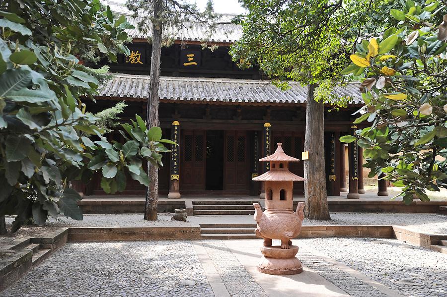 Shaxi - Main Temple