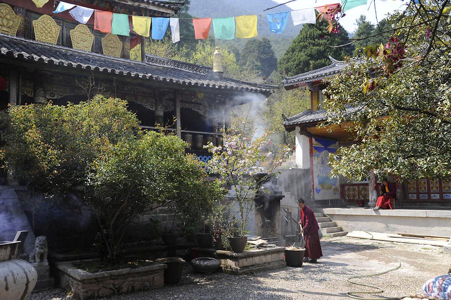 Yufeng Si Temple