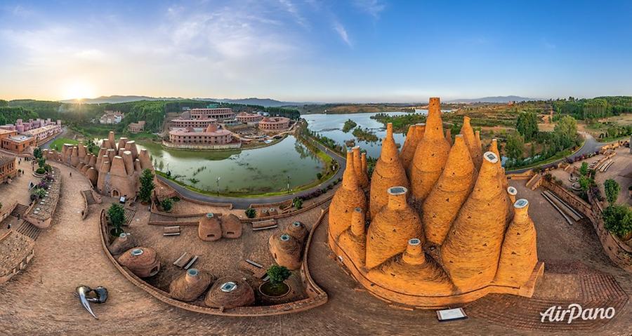 Kaleidoscope Art Gallery, Dongfengyun town of Mile City, © AirPano 