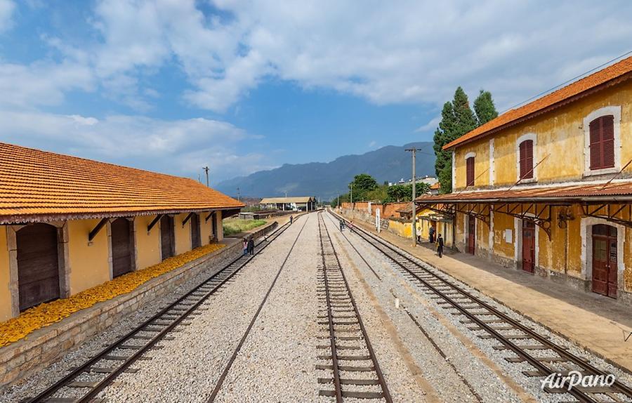 Bisezhai Railway Station, Mengzi City, © AirPano 