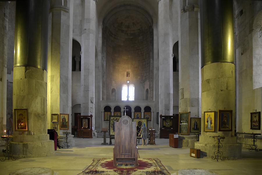 Kutaisi - Bagrati Cathedral; Inside