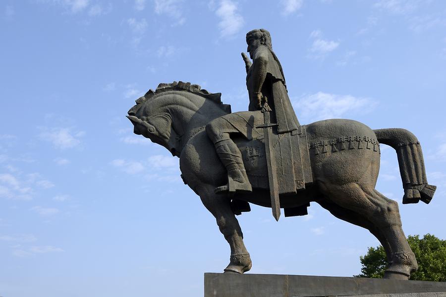 King Vakhtang I Gorgasali Monument