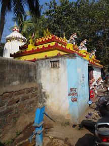 Puri - Roadside Temple (1)