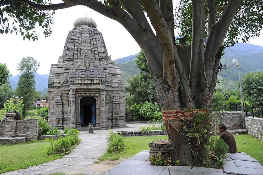 Bajaura - Basheshwar Temple