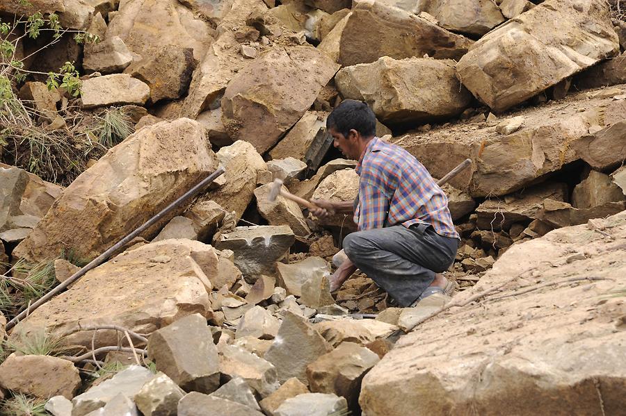 Road to Mandi - Roadwork