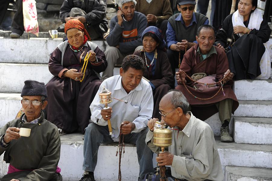 Jokhang Gompa Temple - Pilgrims