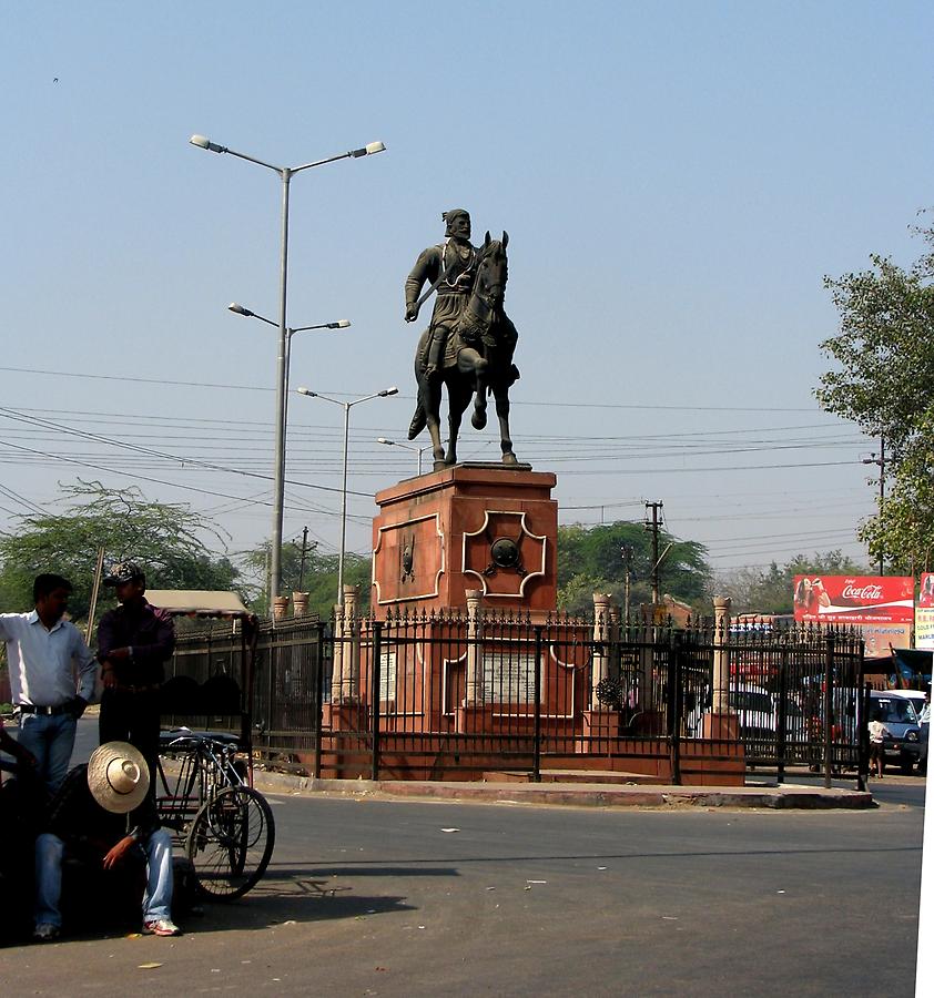 Monument Schah Akbar