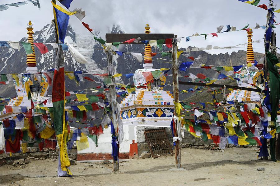 Kunzum Pass - Summit; Stupas