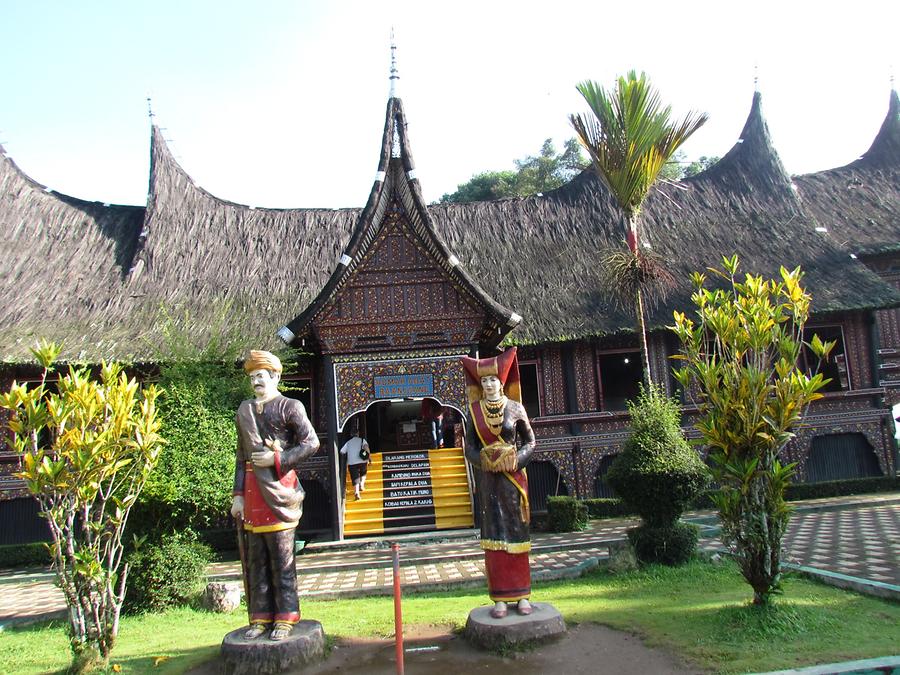 Bukittinggi - Museum of Popular Art