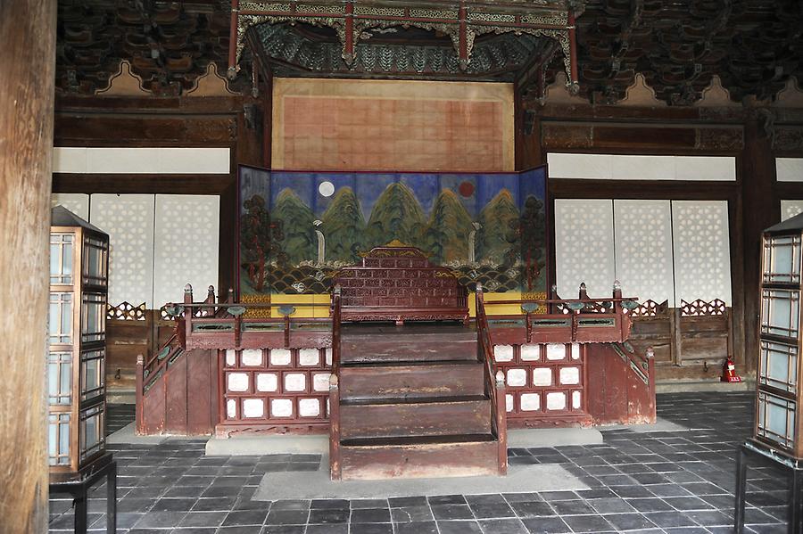 Changgyeong Palace inside