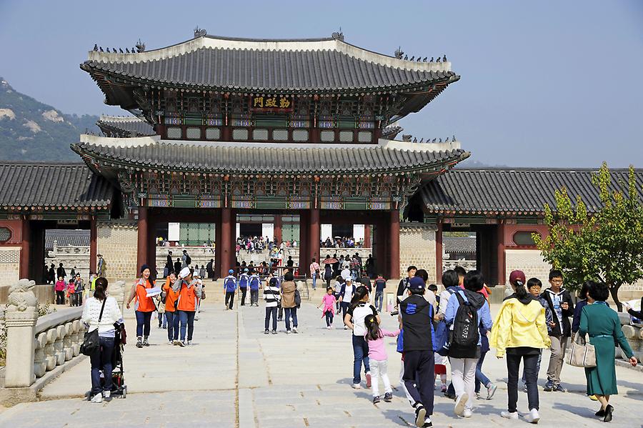 Gyeongbok throne hall (1)