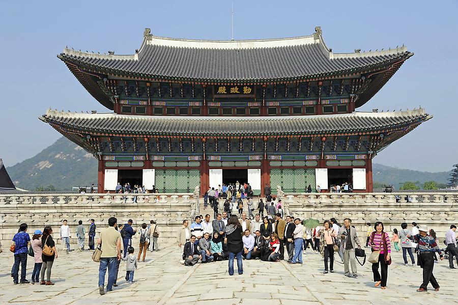 Gyeongbok throne hall (2)
