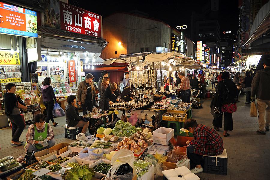 Night market (2)