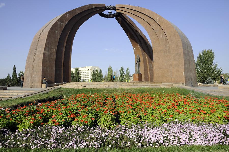 Bishkek - Monument