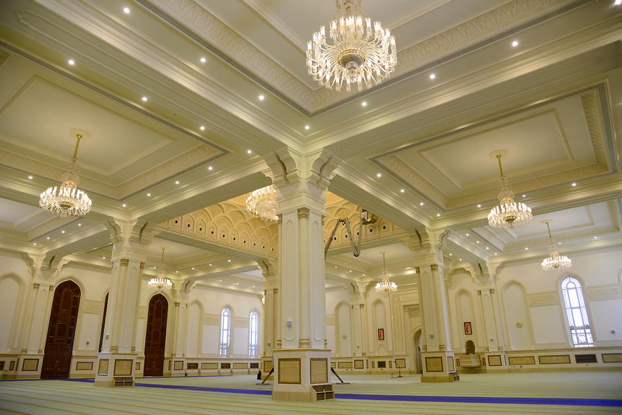 Salalah - Sultan Qaboos Mosque; Inside