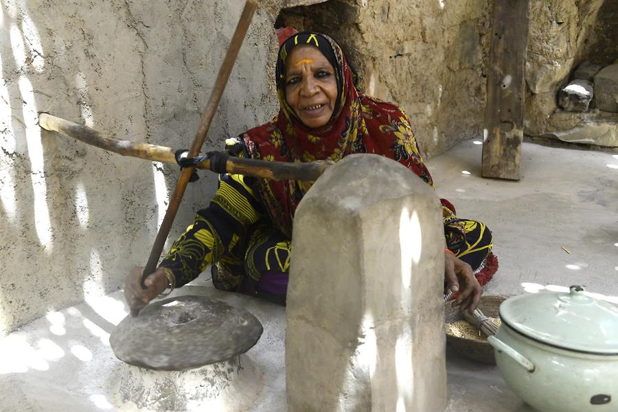 Al Hamra - Omani Woman