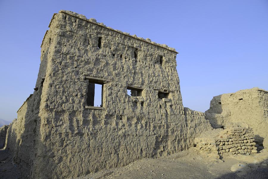 Izki - Mud-walled Houses