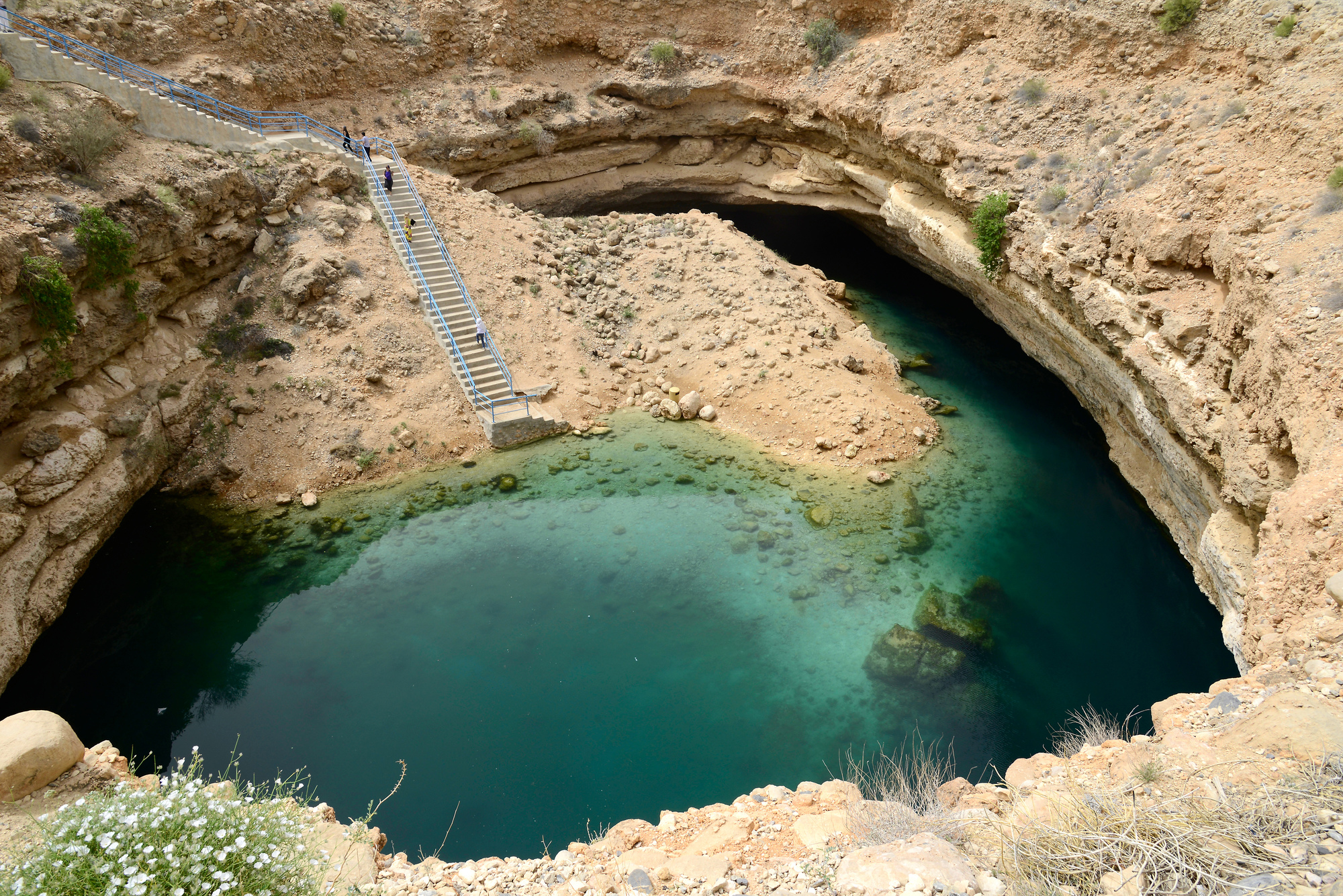 bamah-sinkhole-1-sur-pictures-oman-in-global-geography