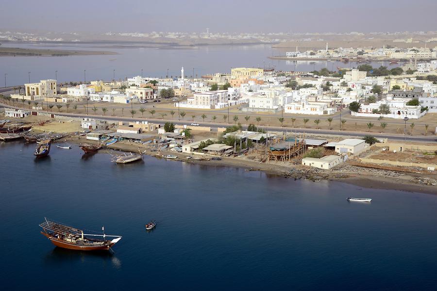 Sur - Harbour with Dhows
