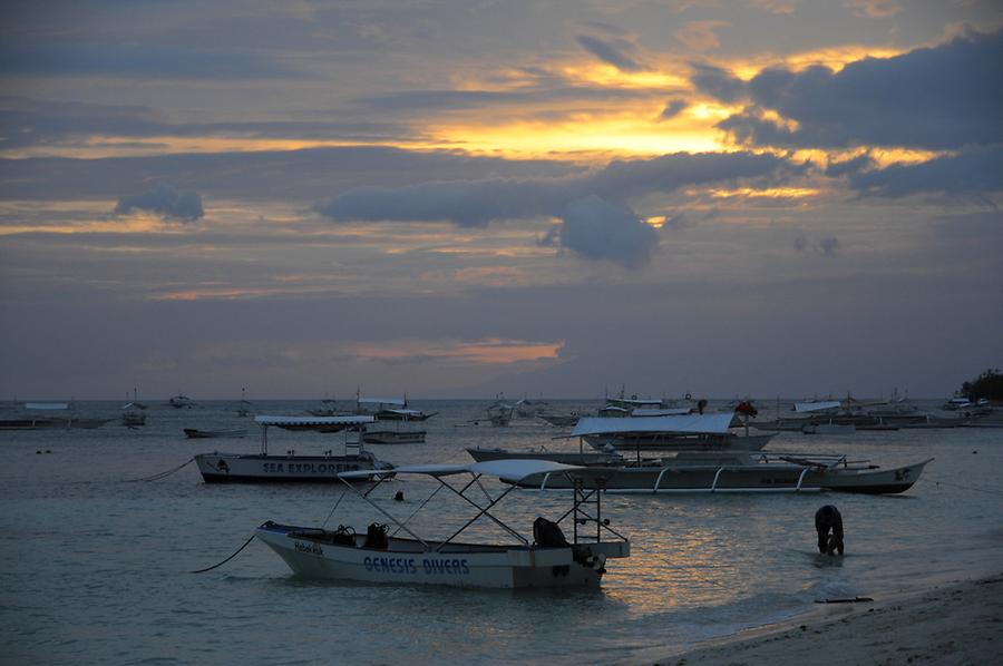 Sunrise at Alona Beach