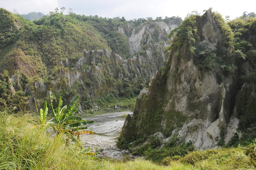 Lava canyon Pinatubo