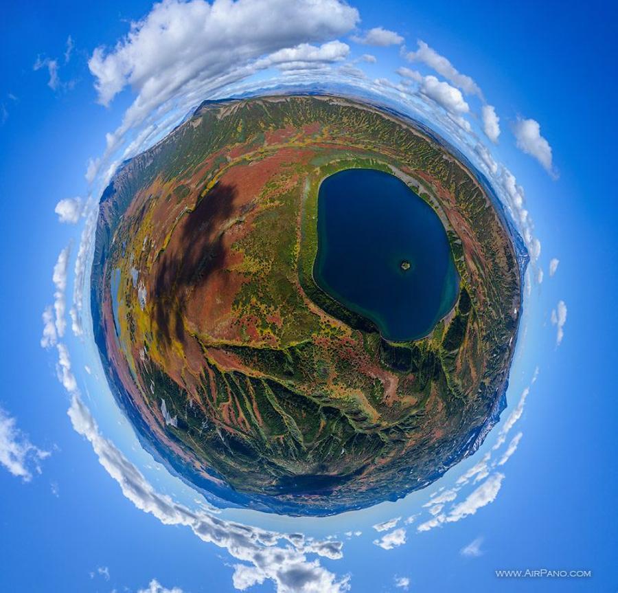 Dalnee Lake, Uzon caldera, Kamchatka, Russia