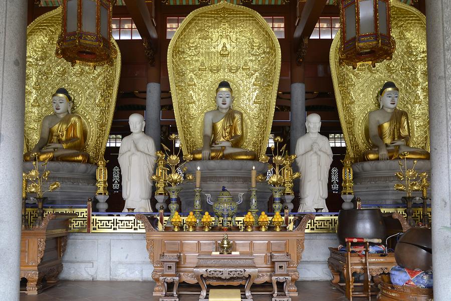 Siong Lim Temple - Three Buddhas