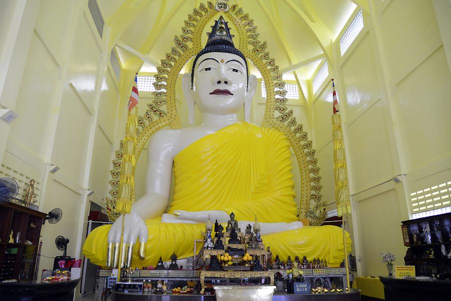 Temple of 1,000 Lights - Buddha