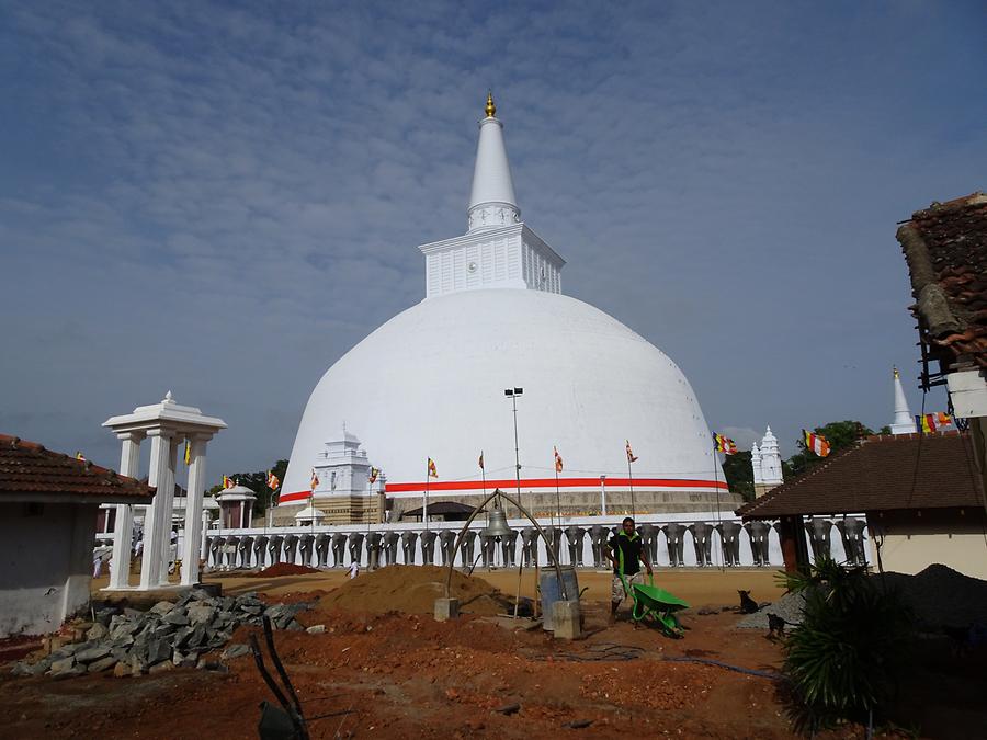 Anuradhapura - Ruwanwelisaya Stupa