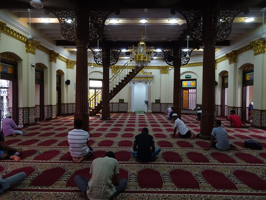 Jami Ul-Alfar Mosque - Inside