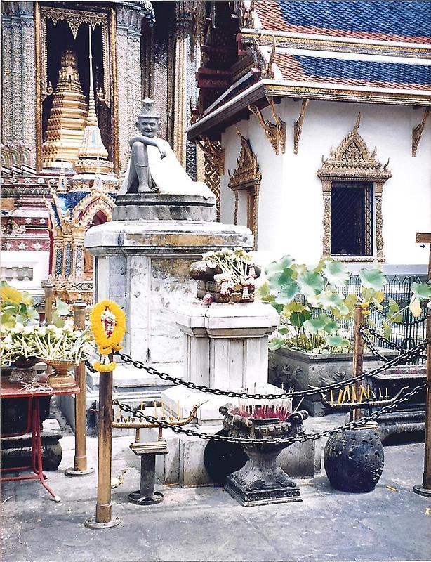 Buddhist offerings
