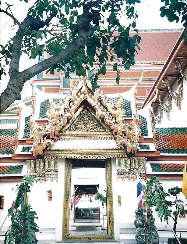Gateway at Wat Pho