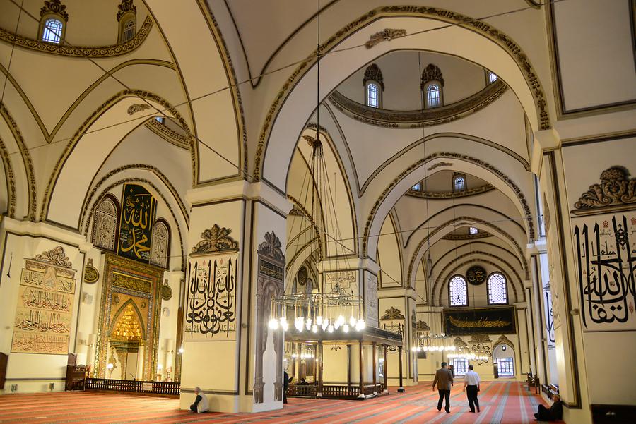Bursa - Grand Mosque (Ulu Cami); Inside