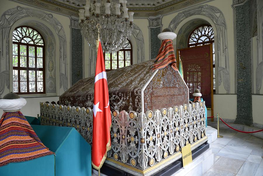 Bursa - Osman Gazi Türbe; Inside