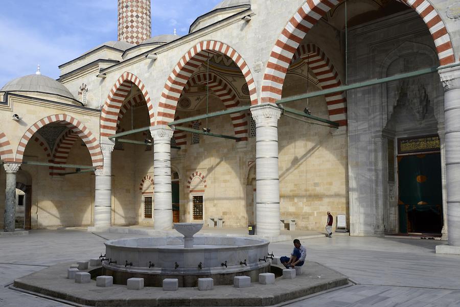 Edirne - Üç Şerefeli Mosque; Courtyard