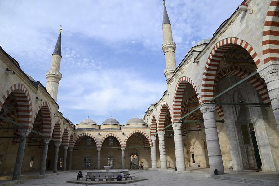 Edirne - Üç Şerefeli Mosque; Courtyard