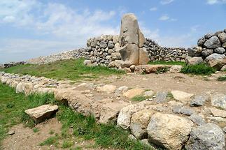 The City Walls of Hattusa (2)